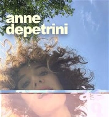 Anne Depetrini dans À côté