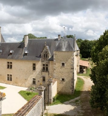 Atelier : autour du four à pain du château