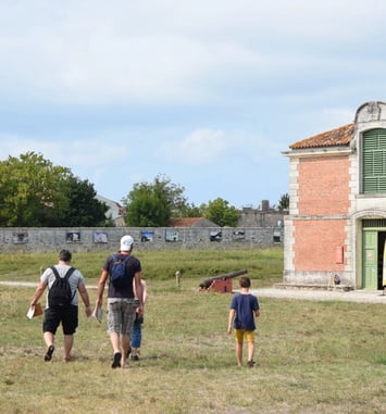 Deux expositions : « À bicyclette », « Les douze travaux de Brouage » et un jeu « Barouf ! »