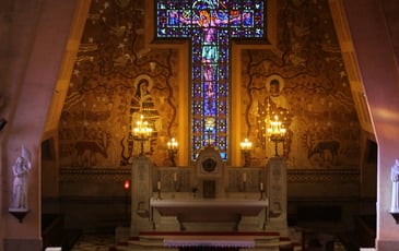 Découverte de l'église Art déco Saint-André-et-Sainte-Jeanne-d'Arc de Fétilly