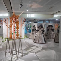 Visite de l'exposition "Mon petit théâtre de peau d'âne" de Michel Othoniel