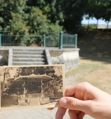 Exposition d'agrandissements de cartes postales