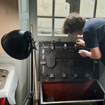 Rencontre avec Rémy Geindreau : "Restauration du coffre de marine et du vélocipède"