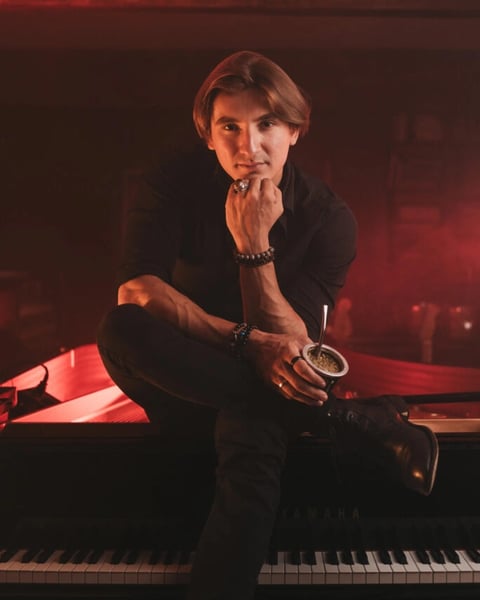 Voyage sans frontière avec le pianiste Marco Poingt
